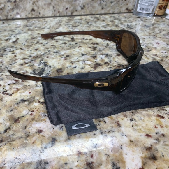 Women’s Oakley sunglasses - Picture 1 of 5